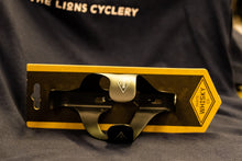 Load image into Gallery viewer, Whisky No.9 C3 Carbon Bottle Cage
